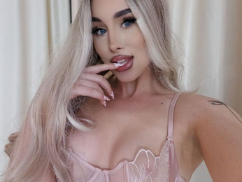 SerenaReed webcam model stream image