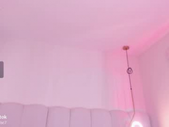 _huge_boobs_ebony webcam model stream image