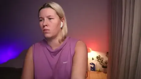 moonamii webcam model stream image