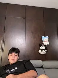 EmilyAndAndrew webcam stripchat model stream image