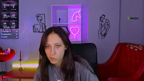 lau_ra_queen webcam model stream image