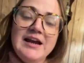 glassslippertease webcam model stream image