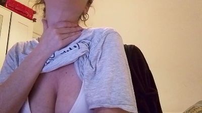 Larafoxok webcam cam4 model stream image