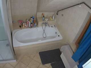voyeurcam-julmodels-bath-2nd-1 webcam model stream image