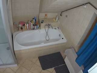 voyeurcam-julmodels-bath-2nd-1 webcam model stream image