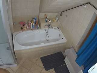 voyeurcam-julmodels-bath-2nd-1 webcam model stream image