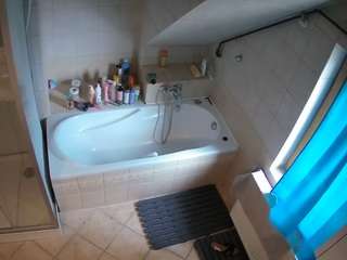 voyeurcam-julmodels-bath-2nd-1 webcam model stream image