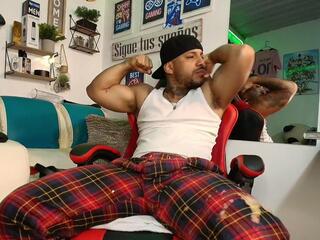 Leenar Key webcam model stream image