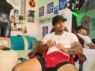 Leenar Key webcam model stream image