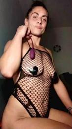 Girltroia webcam model stream image