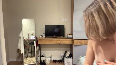 LaureneCables webcam model stream image