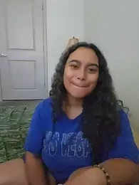 cinnaminnie webcam model stream image