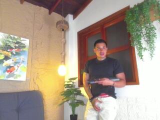 Dan Airen webcam flirt4free model stream image