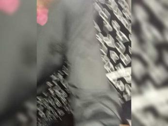 Hotpetitesa webcam model stream image