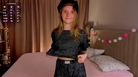 JenevaLitalien webcam model stream image