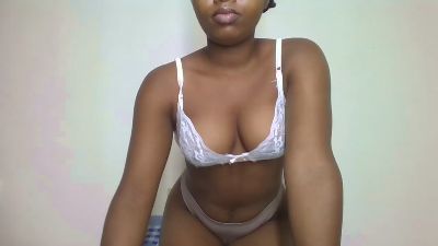 Queenvelvet_41 webcam model stream image