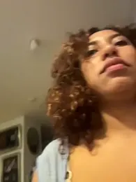 lauraltt webcam model stream image