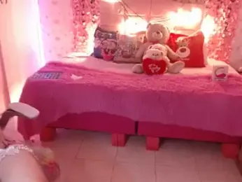 red_moon_2 webcam stripchat model stream image