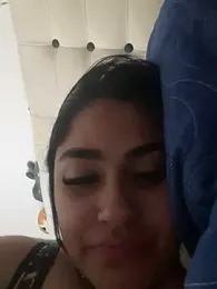 Charlotte_cute18 webcam model stream image