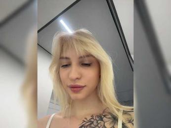 Cristi-Candy webcam model stream image