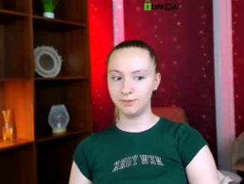 mila_glow webcam model stream image