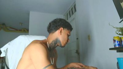 Skartoliver webcam model stream image