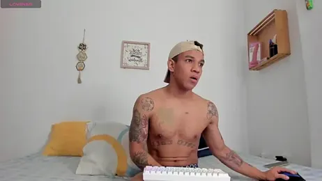 its_me_miley webcam stripchat model stream image