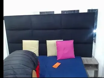 Straight_latinX webcam model stream image