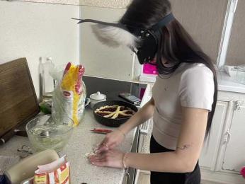 PetiteBunny webcam model stream image
