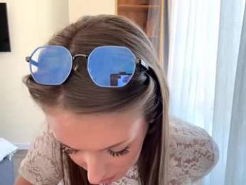 vyxora_moon webcam model stream image