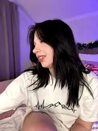 YourLittleDevil webcam model stream image