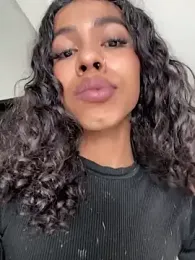 bloom444 webcam stripchat model stream image