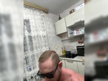 RUS577643 webcam model stream image