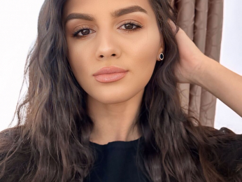 MayaKarter webcam model stream image