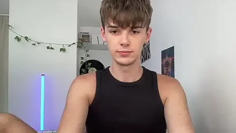 YourMilkyGuy webcam model stream image
