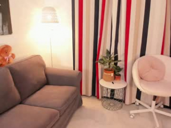 raychell_black webcam model stream image