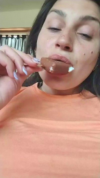 LolatuMiel webcam model stream image