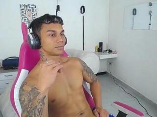 Leonard Price webcam flirt4free model stream image