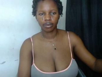 Sweetncreamy webcam bongacams model stream image