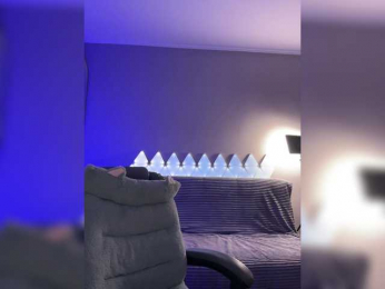 whiteTEA webcam bongacams model stream image