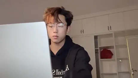 STxuguanhan webcam model stream image