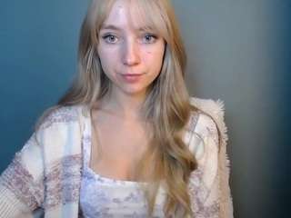 lucialittle webcam model stream image