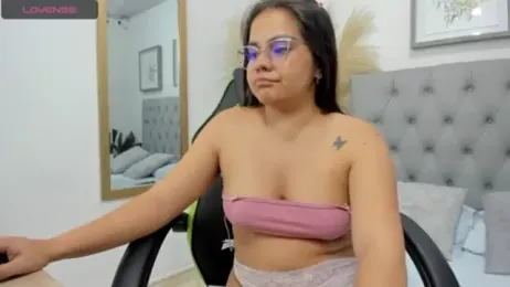 ayla13_ webcam model stream image