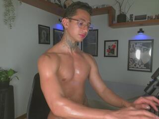 Archy Gold webcam model stream image