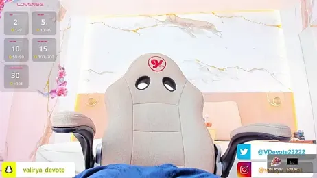 valirya_devote webcam model stream image