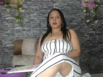 Danna-Paolaa webcam model stream image