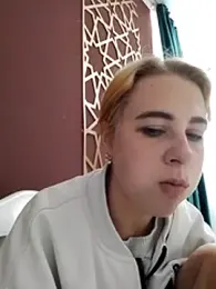 Gussie_Bridie webcam model stream image