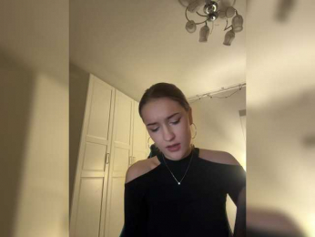 -Lana-Chester- webcam model stream image