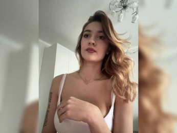 -Lana-Chester- webcam model stream image