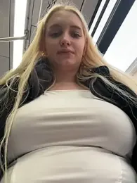 Milkyy_wway webcam model stream image